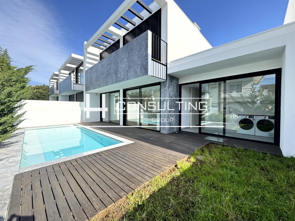 Moradia T3 para Venda em Porto Salvo Foto 2