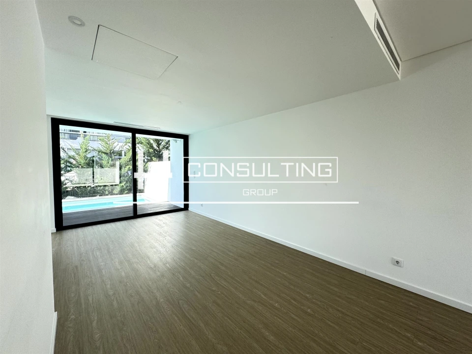 Moradia T3 para Venda em Porto Salvo Foto 26