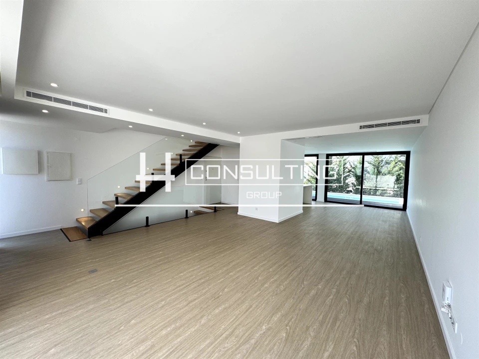 Moradia T3 para Venda em Porto Salvo Foto 13