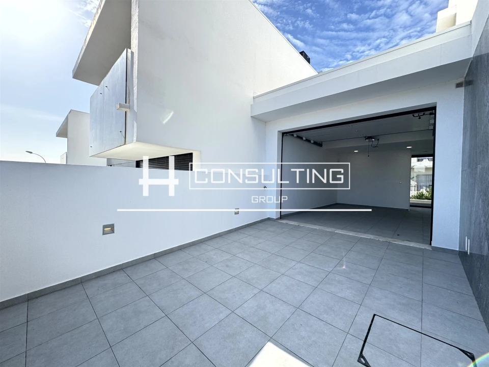 Moradia T3 para Venda em Porto Salvo Foto 45