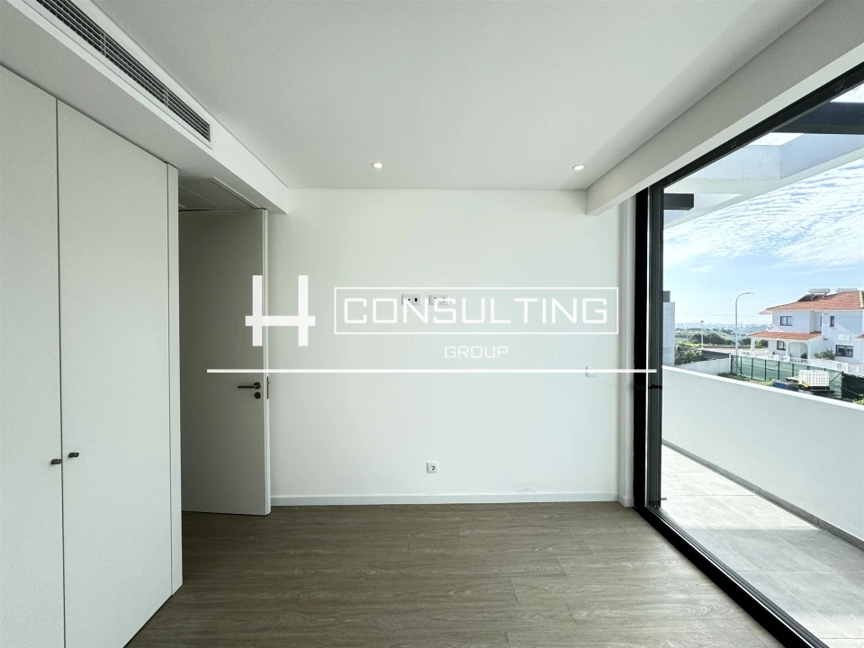 Moradia T3 para Venda em Porto Salvo Foto 65