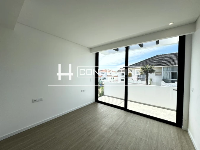 Moradia T3 para Venda em Porto Salvo Foto 56