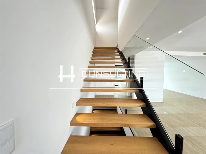 Moradia T3 para Venda em Porto Salvo Foto 51