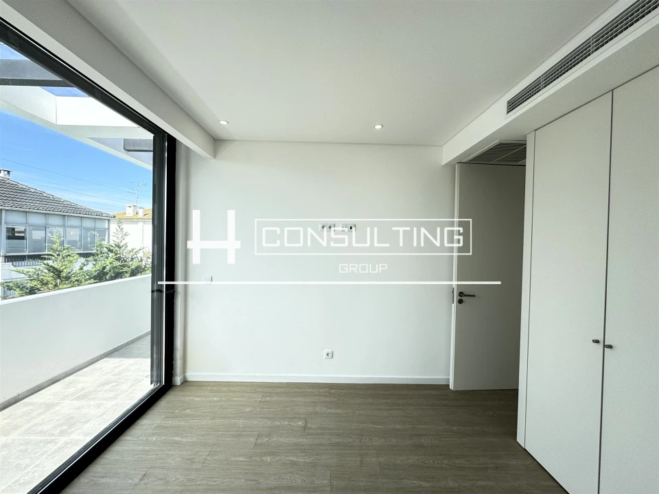 Moradia T3 para Venda em Porto Salvo Foto 58