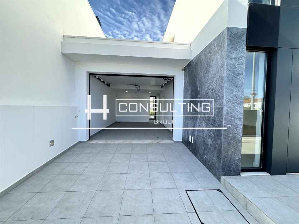 Moradia T3 para Venda em Porto Salvo Foto 44