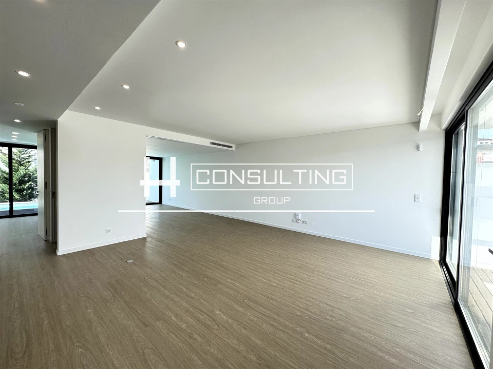 Moradia T3 para Venda em Porto Salvo Foto 11