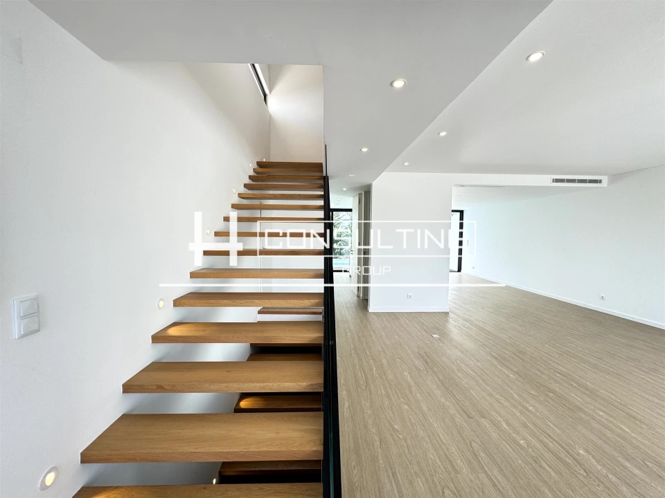 Moradia T3 para Venda em Porto Salvo Foto 52