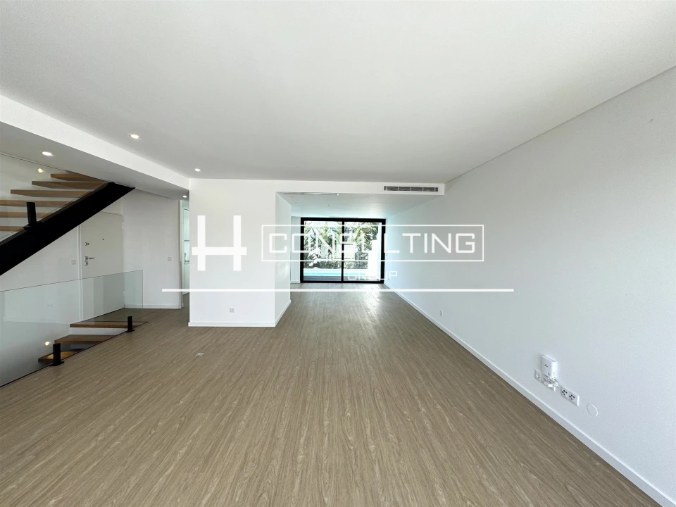 Moradia T3 para Venda em Porto Salvo Foto 12