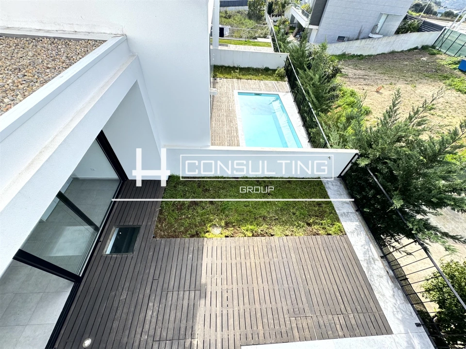 Moradia T3 para Venda em Porto Salvo Foto 72