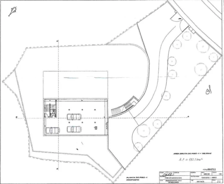 Moradia T5 para Venda em São Gonçalo Planta 3