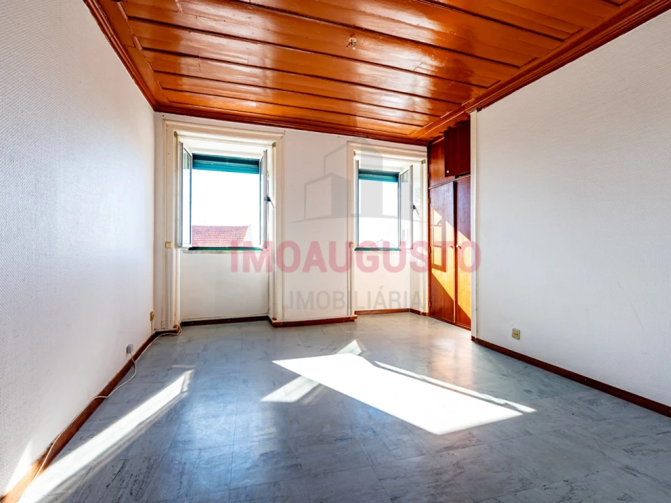 Prédio para Venda em Guarda Foto 12