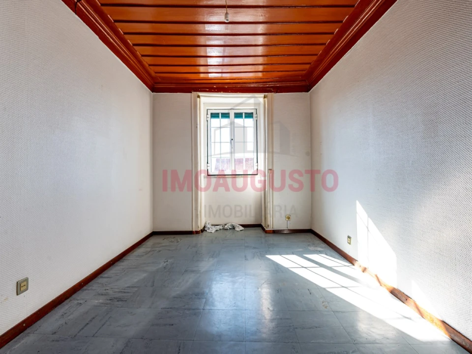 Prédio para Venda em Guarda Foto 17