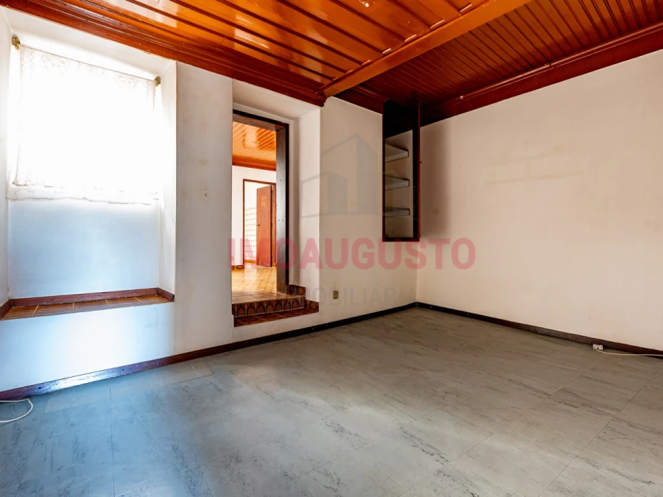 Prédio para Venda em Guarda Foto 18