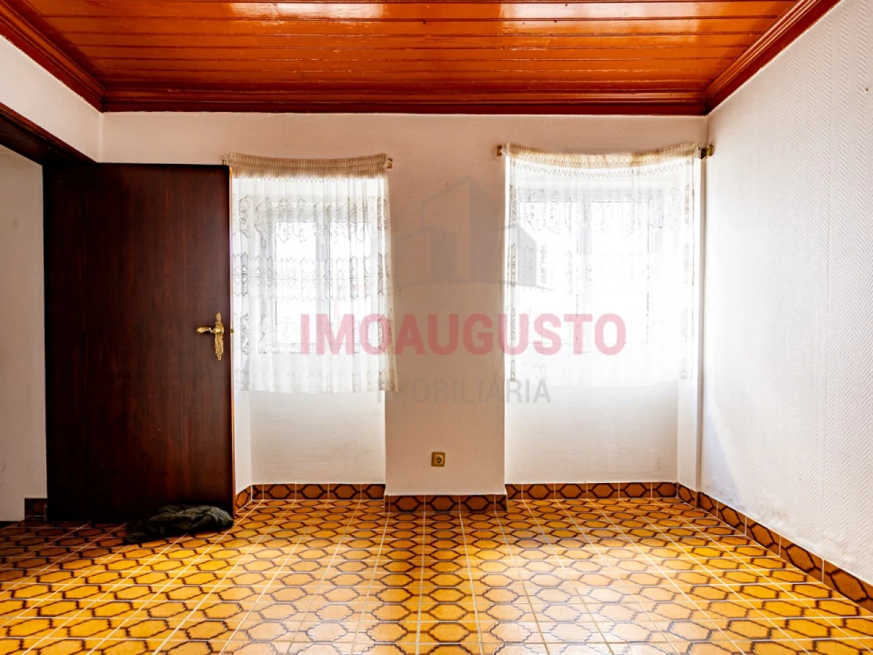 Prédio para Venda em Guarda Foto 20