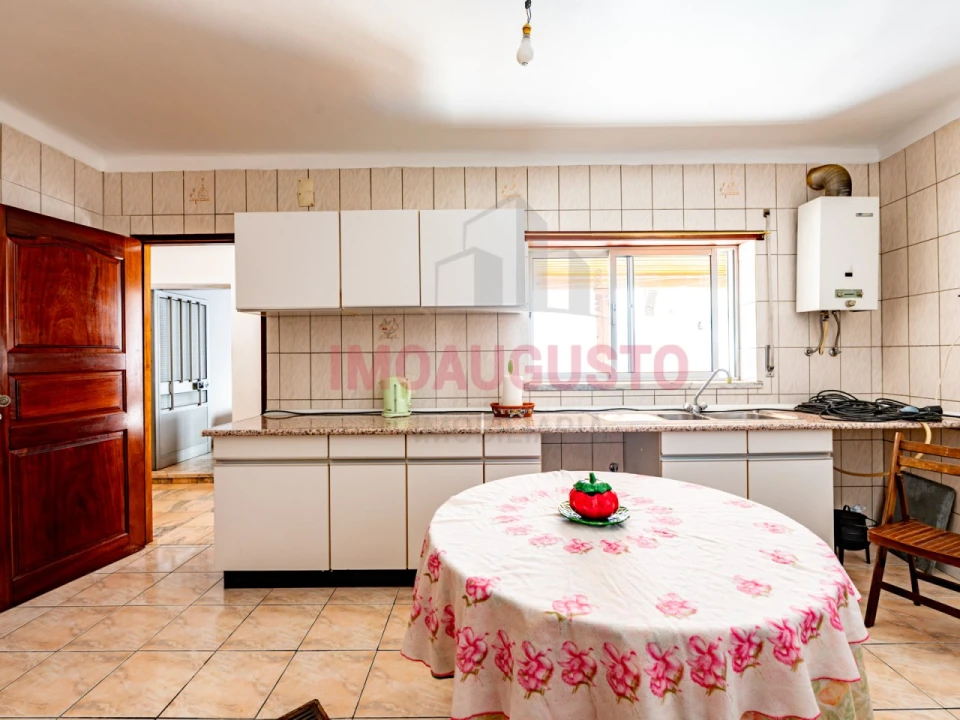 Prédio para Venda em Guarda Foto 31