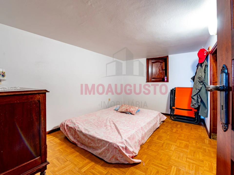 Prédio para Venda em Guarda Foto 33