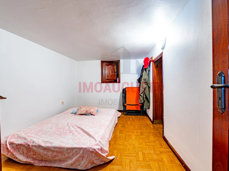 Prédio para Venda em Guarda Foto 34