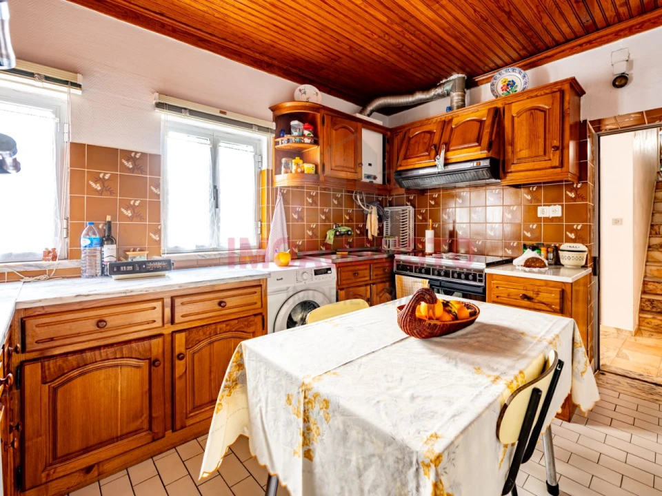 Prédio para Venda em Guarda Foto 42