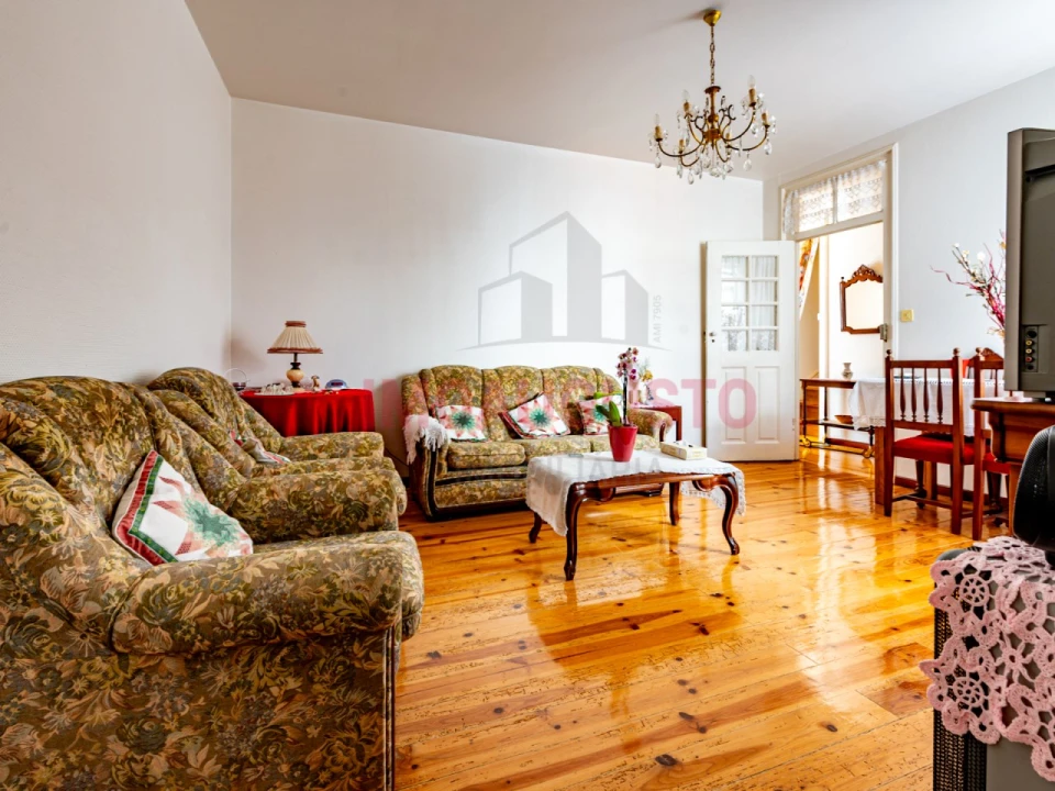 Prédio para Venda em Guarda Foto 45