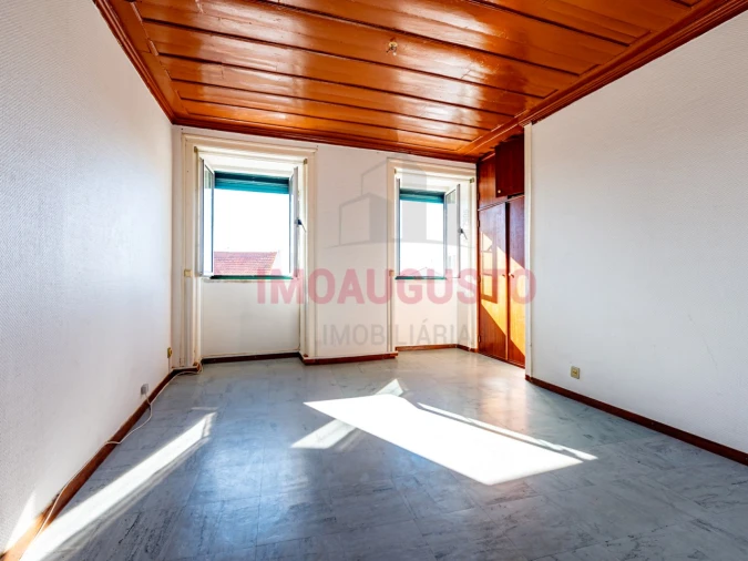 Prédio para Venda em Guarda Foto 12