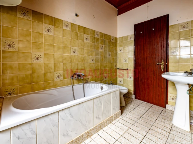 Prédio para Venda em Guarda Foto 14