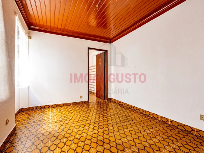 Prédio para Venda em Guarda Foto 19