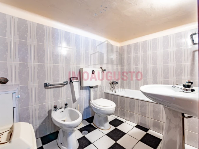 Prédio para Venda em Guarda Foto 36