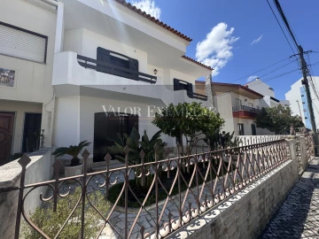 Moradia T4 para Venda em Montijo e Afonsoeiro