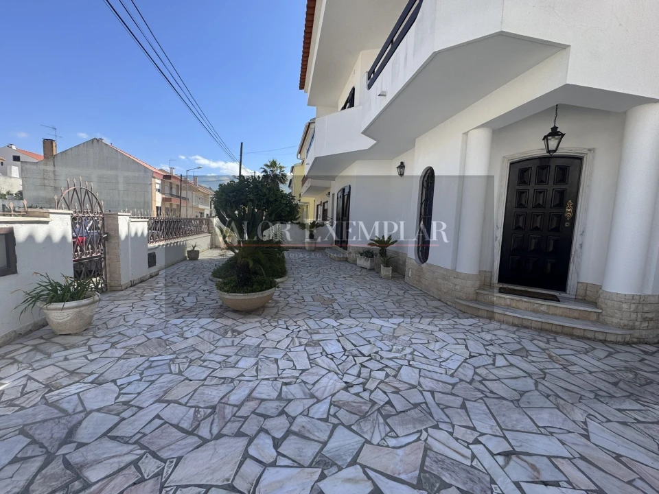Moradia T4 para Venda em Montijo e Afonsoeiro Foto 1