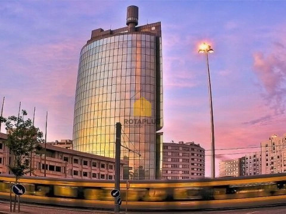 Loja para Arrendamento em Cidade da Maia Foto 2