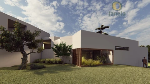 Moradia T4 para Venda em Loule (São Sebastião)