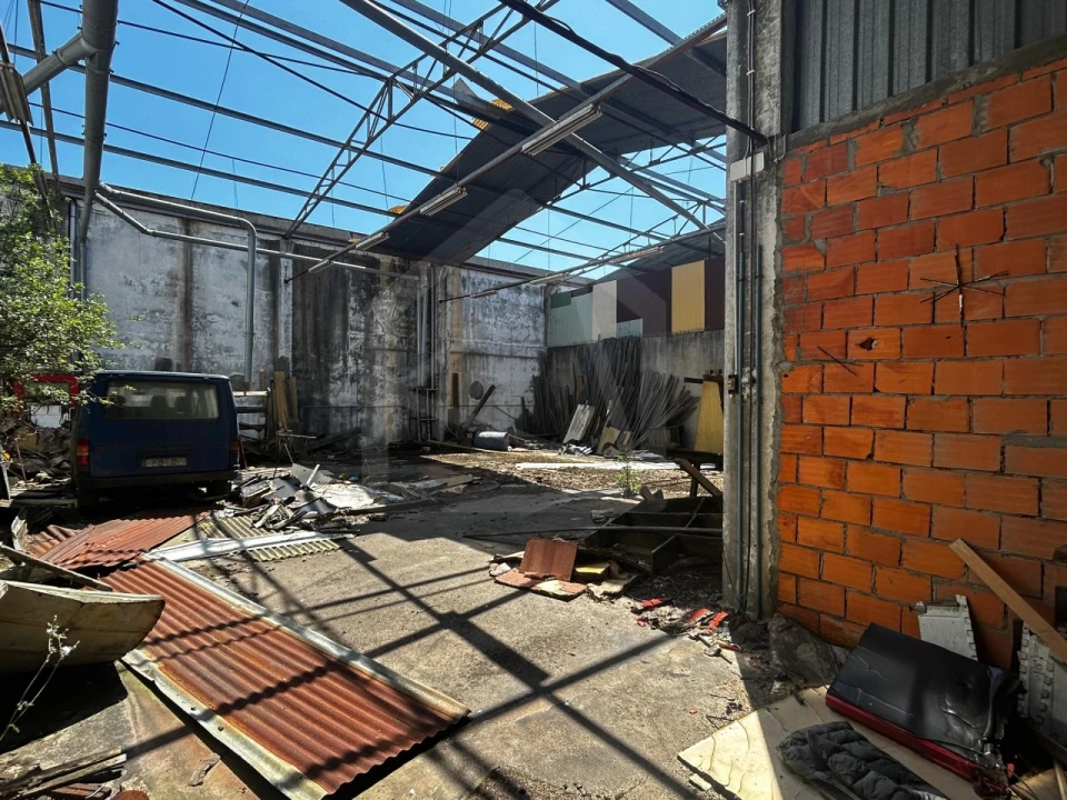 Armazém para Venda em Macieira de Cambra Foto 11