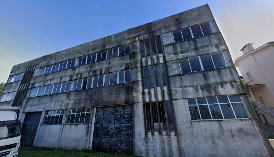 Armazém para Venda em Macieira de Cambra Foto 9