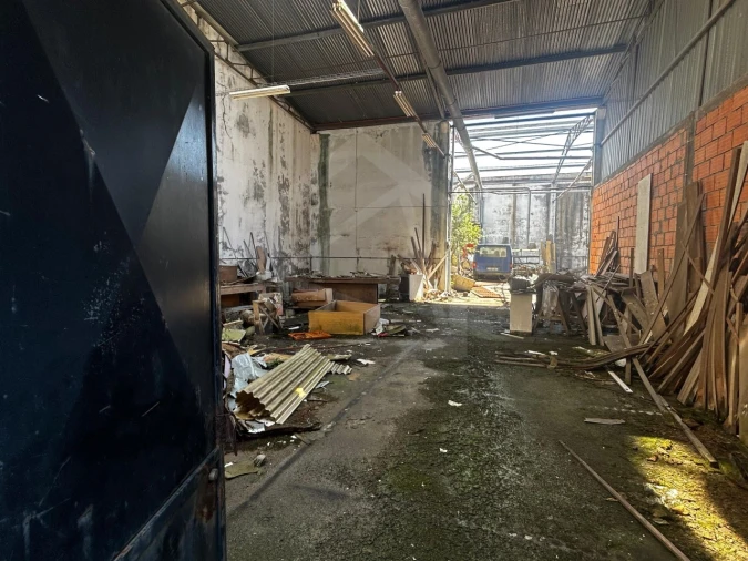 Armazém para Venda em Macieira de Cambra Foto 10