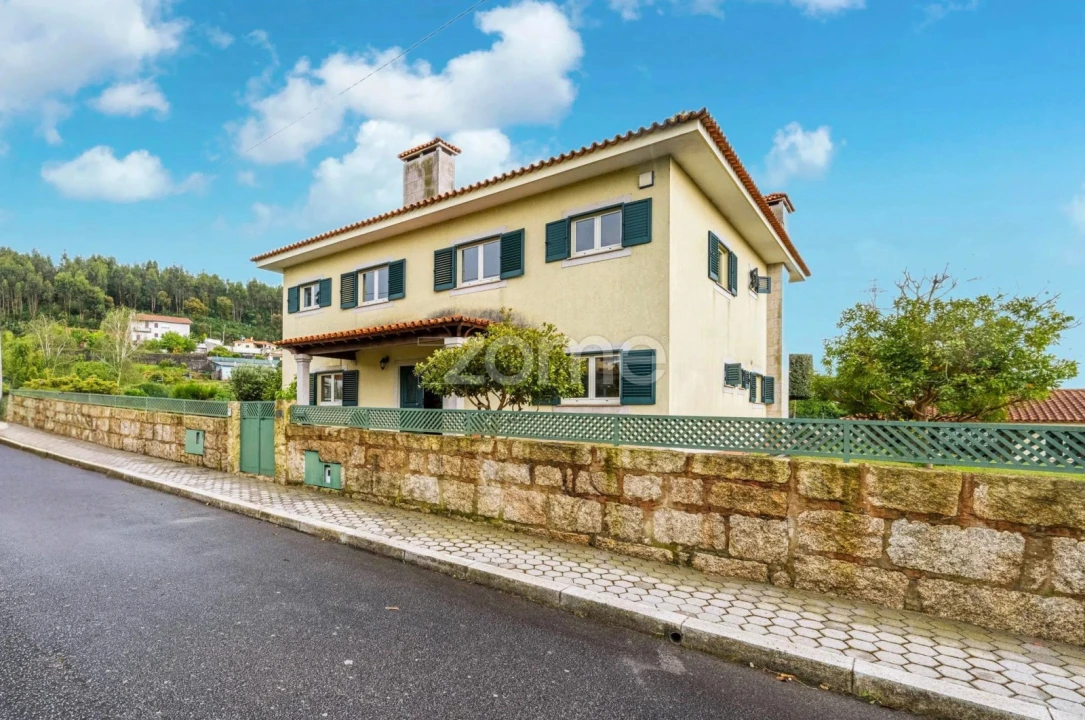 Moradia T4 para Venda em Serzedo e Perosinho Foto 2