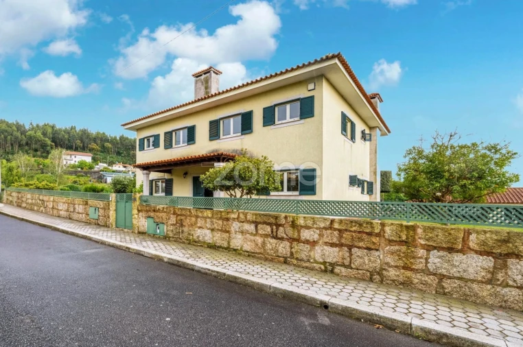 Moradia T4 para Venda em Serzedo e Perosinho Foto 2