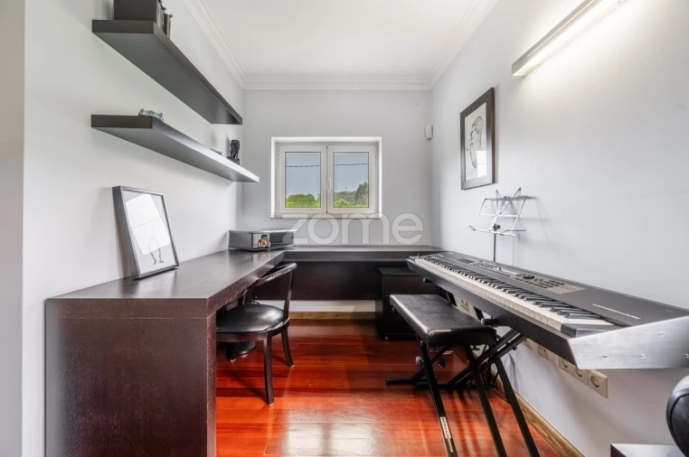 Moradia T4 para Venda em Serzedo e Perosinho Foto 17