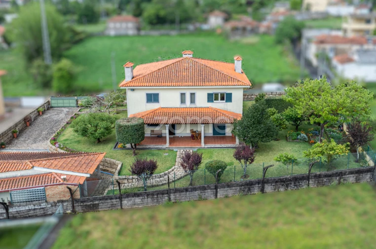 Moradia T4 para Venda em Serzedo e Perosinho Foto 37