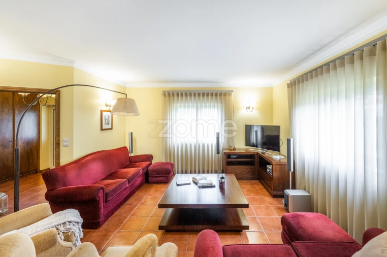 Moradia T4 para Venda em Serzedo e Perosinho Foto 5