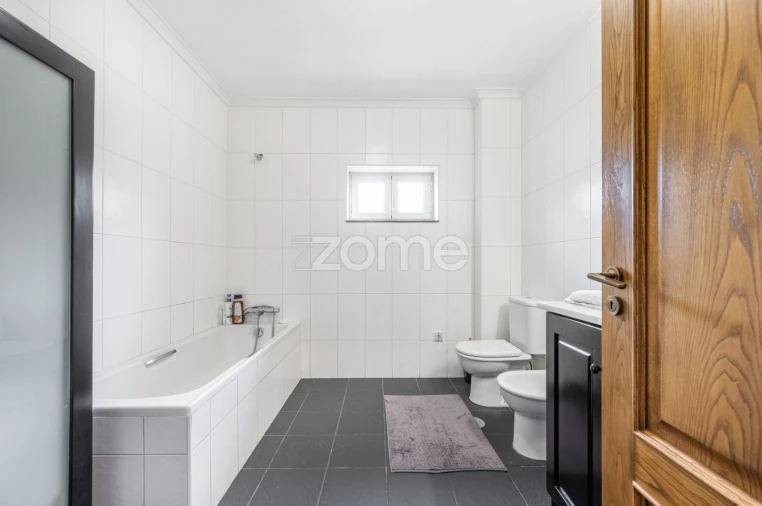 Moradia T4 para Venda em Serzedo e Perosinho Foto 14