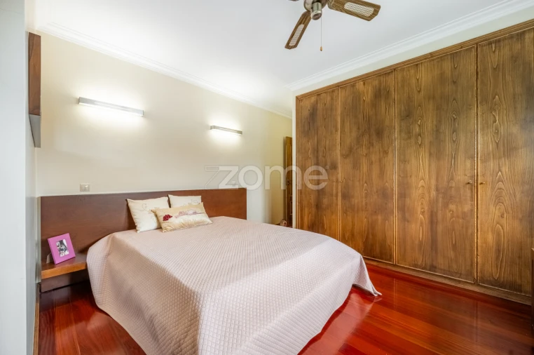 Moradia T4 para Venda em Serzedo e Perosinho Foto 24