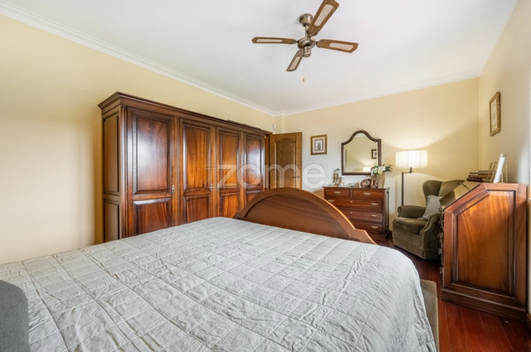 Moradia T4 para Venda em Serzedo e Perosinho Foto 26