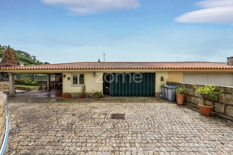 Moradia T4 para Venda em Serzedo e Perosinho Foto 32