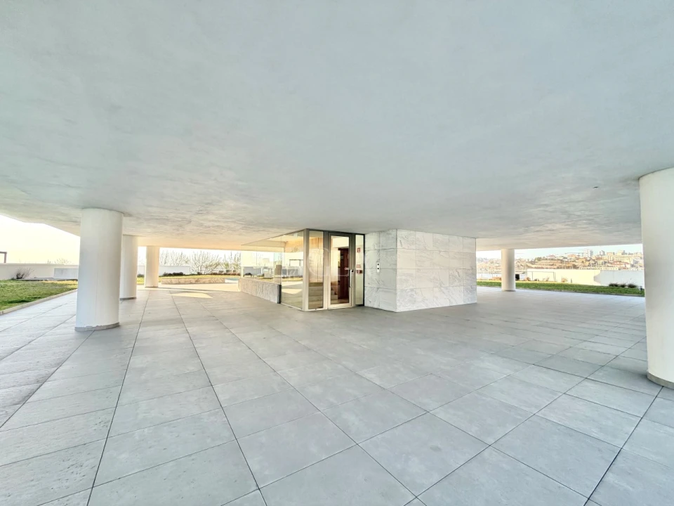 Apartamento T2 para Arrendamento em Canidelo Foto 32