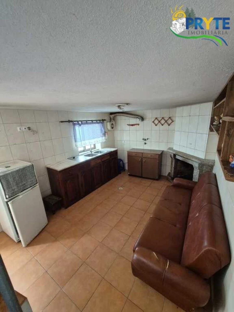 Moradia T1 para Venda em Troviscal Foto 3