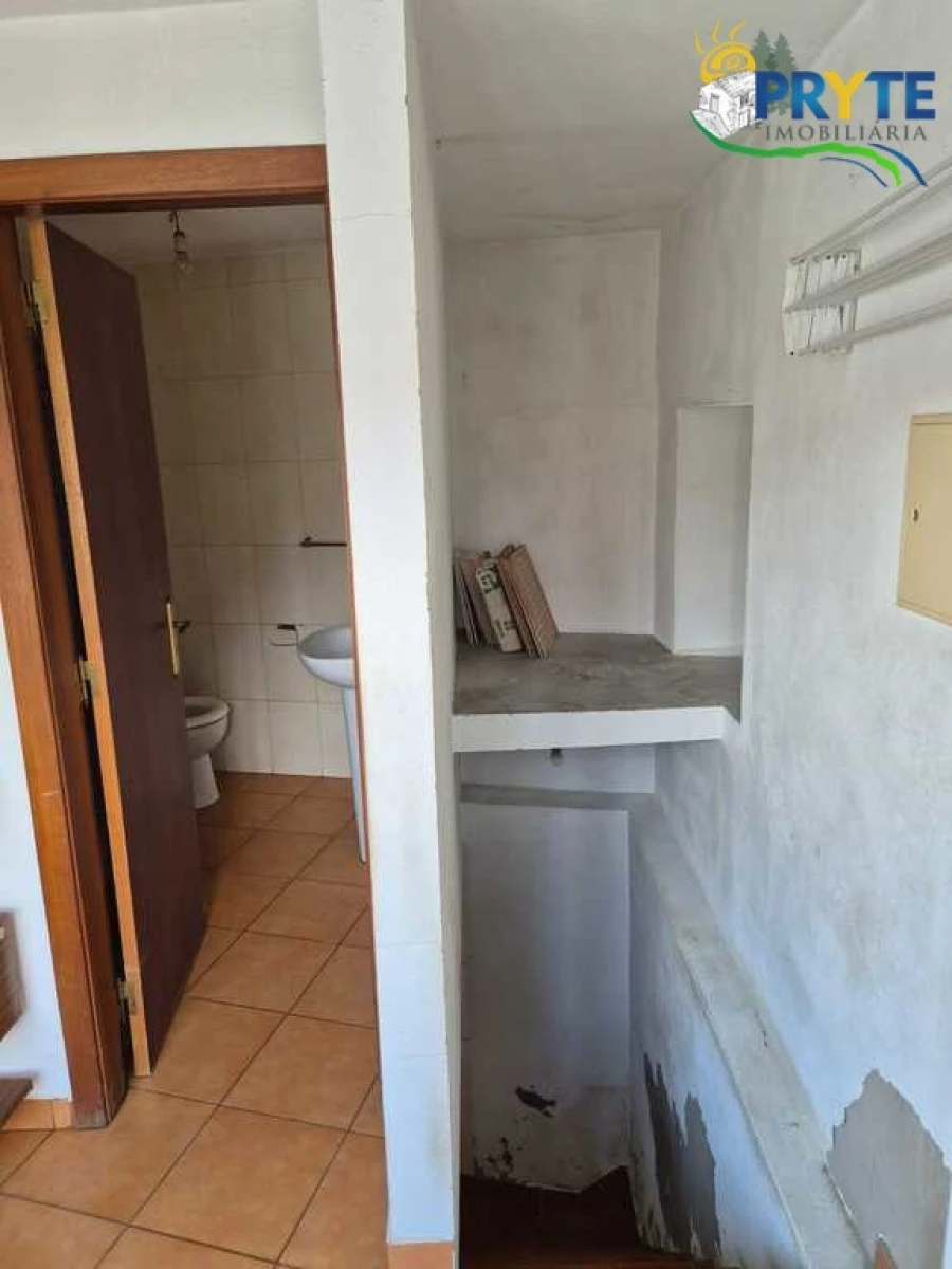 Moradia T1 para Venda em Troviscal Foto 8