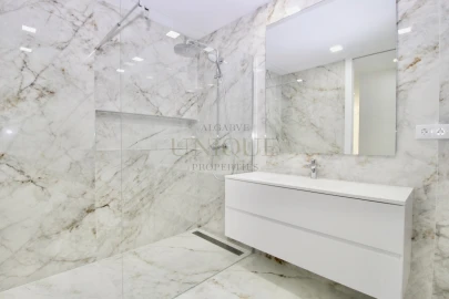 Apartamento T2 para Venda em Lagos (São Sebastião e Santa Maria)