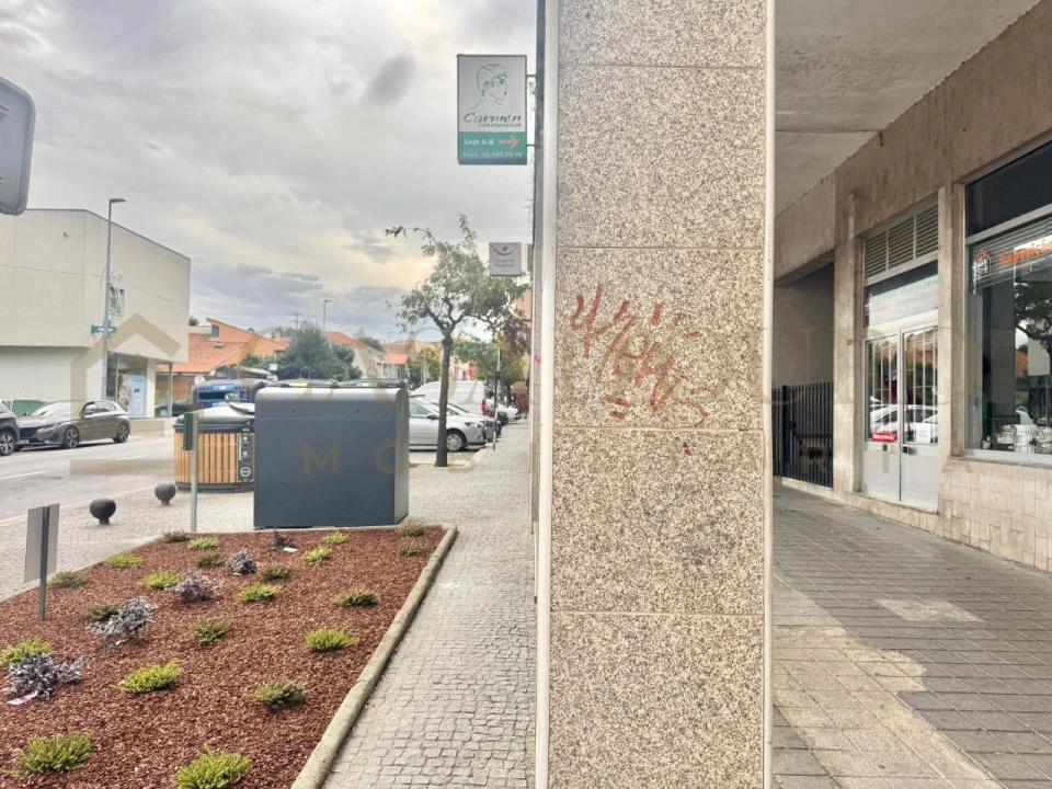 Loja para Venda em Fânzeres e São Pedro da Cova Foto 4