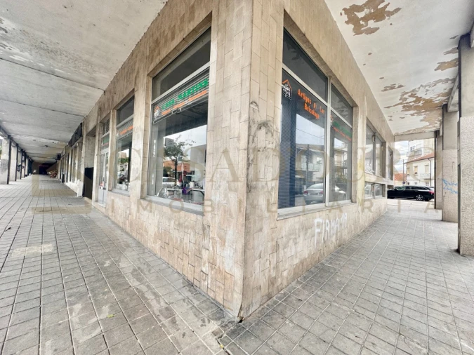 Loja para Venda em Fânzeres e São Pedro da Cova Foto 2