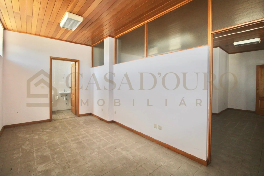 Armazém para Venda em São Felix da Marinha Foto 2